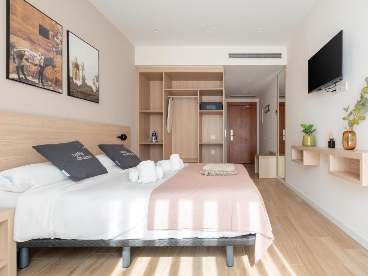 Limehome Barcelona Carrer De Besalu 82 Exterior photo